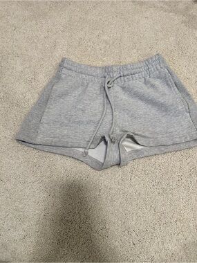 Grey aritzia sweatshorts